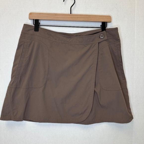 Patagonia Women’s Brown Athletic Skort with Side Button – Size 12 - Picture 1 of 14